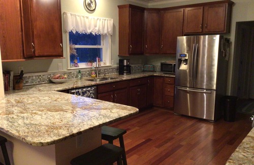 Westbrook Center Casa | Patchogue River Retreat, 8 minute walk to West Beach