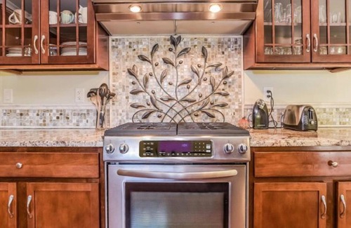 Westbrook Center Casa | Patchogue River Retreat, 8 minute walk to West Beach