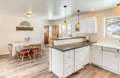 Mancos Casa | Patio and Mountain Views Farmhouse in Mancos!