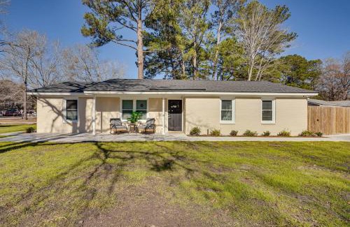 North Charleston Casa | Patio and Yard Family Home in North Charleston