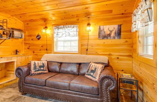 Sevierville Casa | Patio, Fire Pit and Grill Central Sevierville Cabin
