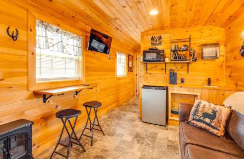 Sevierville Casa | Patio, Fire Pit and Grill Central Sevierville Cabin