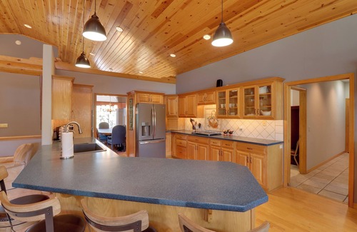 Sierra Pines Casa | Patio & Forest View: Peaceful Show Low Home