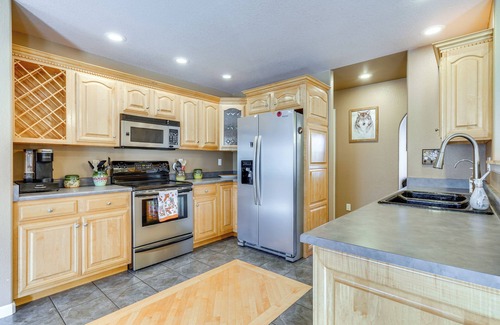 Pueblo West Casa | Patio & Grill: Family Home in Pueblo West