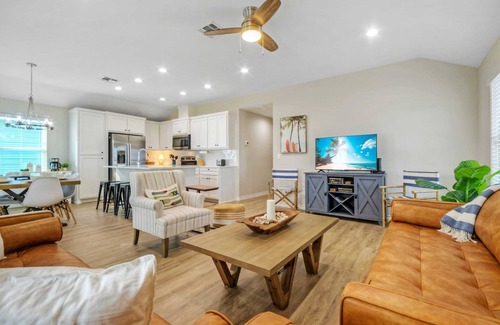Port Aransas Cabaña | Patio Lounge w/ Firepit! Nature Preserve Views Surf-n-dipity by Avantstay