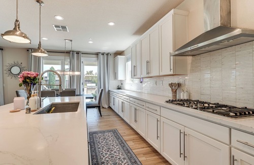 Manteca Casa | Patio & Outdoor Kitchen: Manteca Family Home