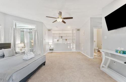 Arlington Casa | Patio Paradise Stylish 3BR Home with Gaming Room