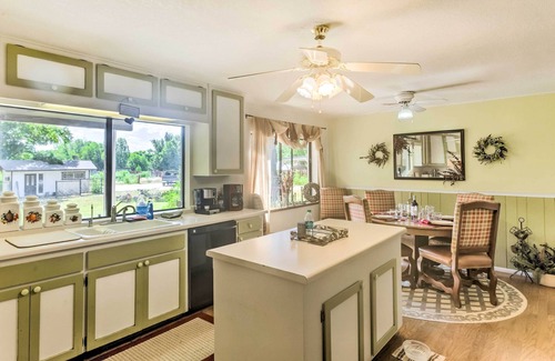 Cottonwood-Verde Village Casa | ¡NUEVO! Downtown Cottonwood Home w / Hot Tub & Patio!