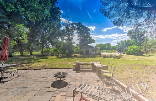 Cottonwood-Verde Village Casa | ¡NUEVO! Downtown Cottonwood Home w / Hot Tub & Patio!