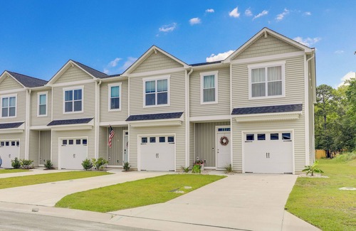 Hampstead Casa | Patriotic Hampstead Retreat w/ Patio & Grill!