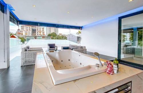 Pratumnak Hill Villa | Pattaya Near Beach & Walk Street Luxury Villa