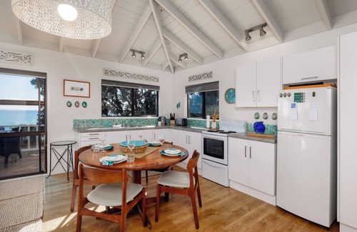 Coopers Beach Casa | Paua Shell - Coopers Beach Holiday Home