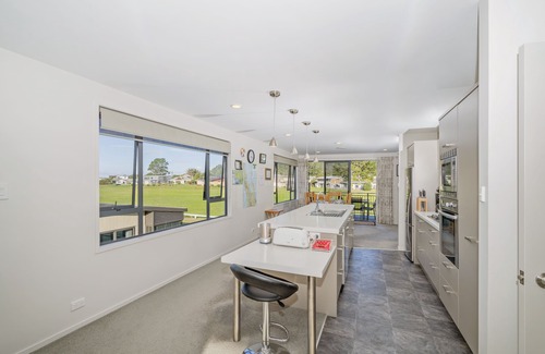 Pauanui Cabaña | Pauanui Hangar Retreat - Pauanui Holiday Home