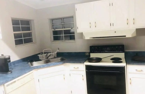 Saint Elmo Casa | Paula's Place - A property with large lot, fully gated for family fun