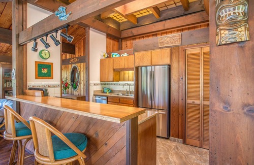 Hanalei Casa | A poca distancia de la playa y la ciudad, excelentes vistas al mar y la montaña, casa muy espaciosa