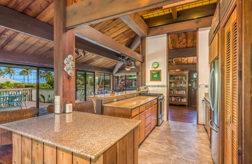 Hanalei Casa | A poca distancia de la playa y la ciudad, excelentes vistas al mar y la montaña, casa muy espaciosa