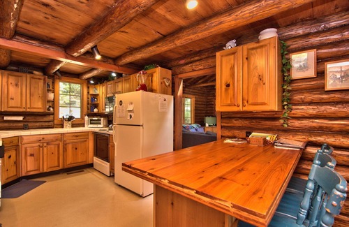 Hawley Cabaña | Wallenpaupack Lakefront Log Home - 3 habitaciones + loft y AC central