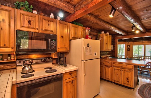 Hawley Cabaña | Wallenpaupack Lakefront Log Home - 3 habitaciones + loft y AC central
