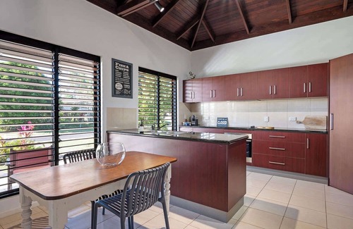 Wongaling Beach Casa | Pause Reset at Mission House and Shack