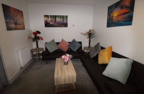 Sutton-in-Ashfield Casa | Pavement House - Sutton- In- Ashfield