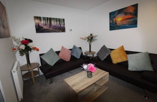 Sutton-in-Ashfield Casa | Pavement House - Sutton- In- Ashfield