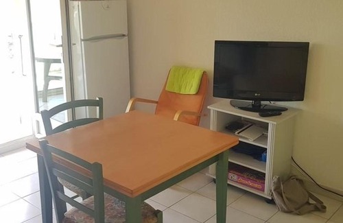 Valras-Plage Apartamento | Pavillon à Valras-Plage avec Piscine, à 250m de la Plage, pour 6 Personnes - FR-1-701-58