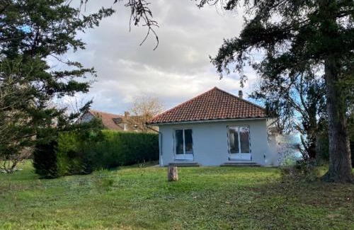 Brout-Vernet Casa | Pavillon rénové avec jardin arboré, proche centre-ville, véranda, parking, wifi, idéal familles - FR-1-489-417