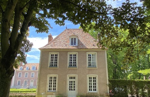 Villeconin Casa | Pavillon Xvii du Chateau de Saudreville 46 Kilomêtres au sud de Paris