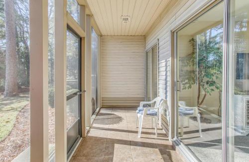 Pawleys Island Apartamento | Pawleys Island Condo with Screened Porch and Golfing!