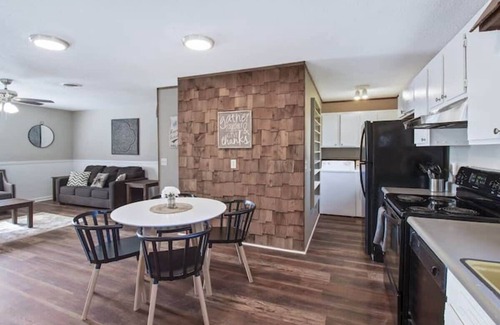 Chattanooga Apartamento | Pawnee Duplex in Chattanooga, Unit 1