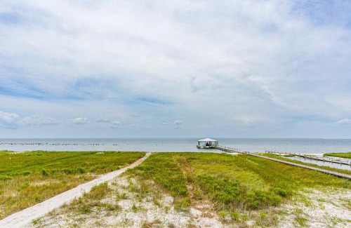 Dauphin Island Casa | Pawprints in the Sand