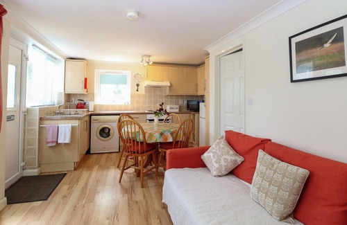 Irstead Casa | PAWS-A-WHILE, pet friendly, with a garden in Hoveton & Wroxham