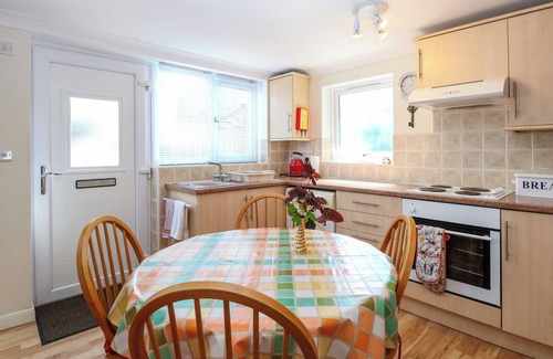 Irstead Casa | PAWS-A-WHILE, pet friendly, with a garden in Hoveton & Wroxham