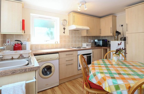 Irstead Casa | PAWS-A-WHILE, pet friendly, with a garden in Hoveton & Wroxham