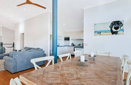 Elizabeth Beach Casa | Paws and Relax - accommodates the whole family including your fur babies