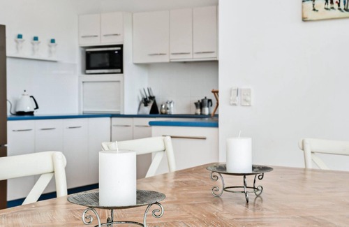 Elizabeth Beach Casa | Paws and Relax - accommodates the whole family including your fur babies