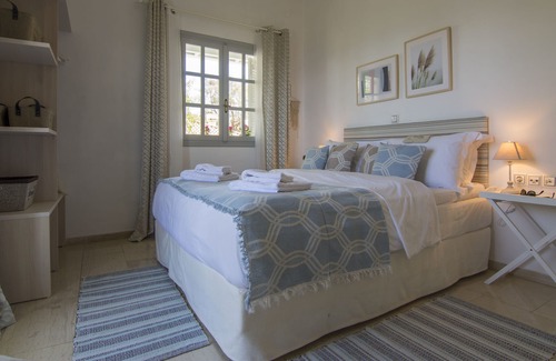 Paxos Apartamento | PaxosBlue, suite panorámica con vistas al mar, a 2 minutos a pie de una pequeña playa aislada