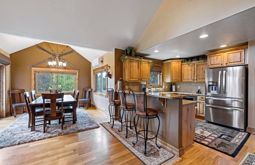 McCall Casa | Payette RIver Estate - Game Room - Hot tub - Firepit - AC - Trailer parking
