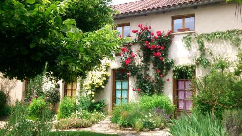 Tour-de-Faure Casa | Paysannerie des Versanes - Chambres et gîte