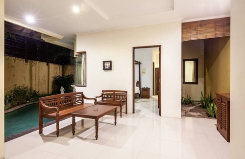 Sunset Road Alquiler De Eote | PB - 5BR - V1 + V2 · ❤️5-BR Villa privada con piscina a pie de la playa de Seminyak
