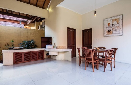 Sunset Road Alquiler De Eote | PB - 5BR - V1 + V2 · ❤️5-BR Villa privada con piscina a pie de la playa de Seminyak