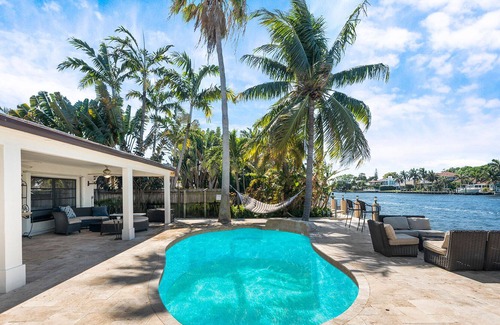 Santa Barbara Estates Casa | PBH * NUEVO RENOVADO EN EL AGUA * PISCINA CLIMATIZADA