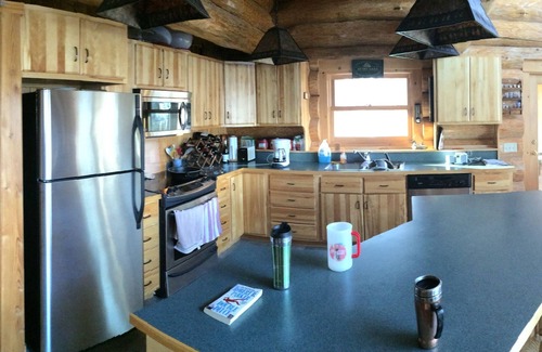 Grand Rapids Cabina | Peterson Bay Log Home Lodge - Quedan grandes aperturas de colores de otoño - ¡Reserve pronto!