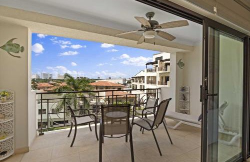 Washington Casa | PC406 - Pool View - 1 BR Perfect for a couple - Close to Palm Beach - 1BR