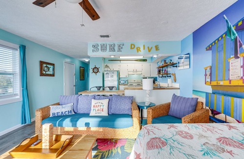Bel Air Apartamento | PCB Apt w/ Balcony & Gulf Views: Walk to Beach