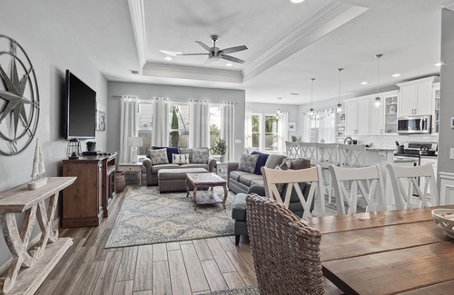 Kiska Beach Casa | PCB/Laguna & Rosemary/30A -private heated pool & 2 blocks to the beach