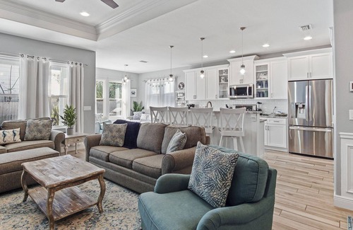 Kiska Beach Casa | PCB/Laguna & Rosemary/30A -private heated pool & 2 blocks to the beach