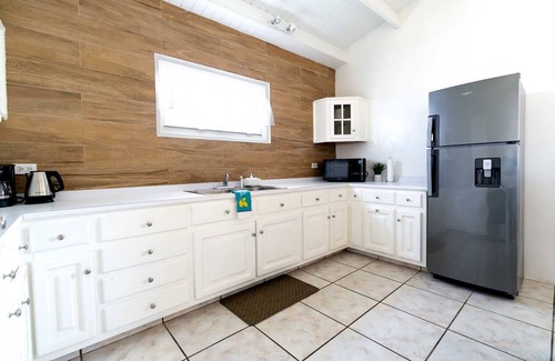 Pos Chiquito Casa | PCH23N - Close to Mangel Halto - Breezy Getaway 3BR