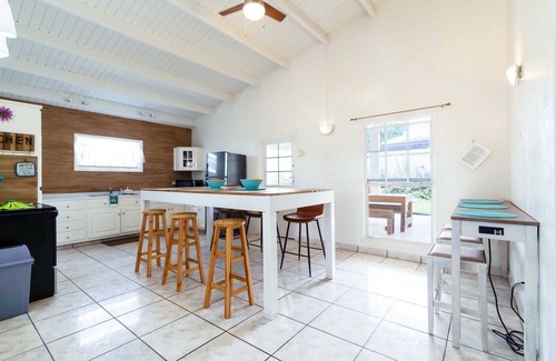 Pos Chiquito Casa | PCH23N - Close to Mangel Halto - Breezy Getaway 3BR