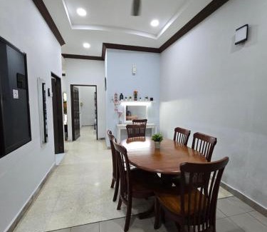 Taman Megah Casa | PD Shell Gate Home Stay